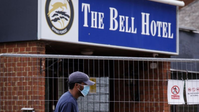 Съдът остави мигранти в хотел във Великобритания въпреки жалба на общината